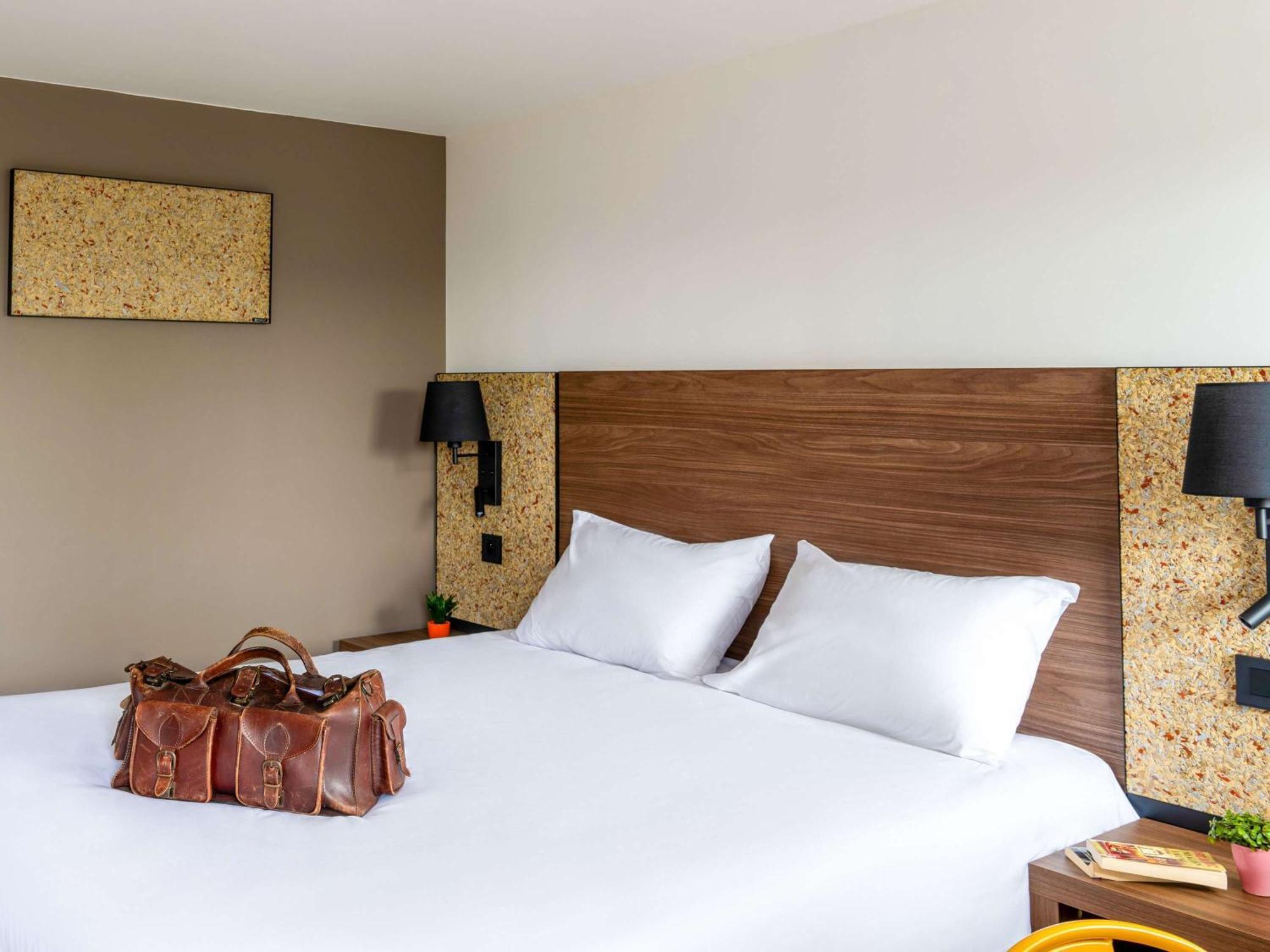 Greet Hotel Châtellerault Eksteriør billede