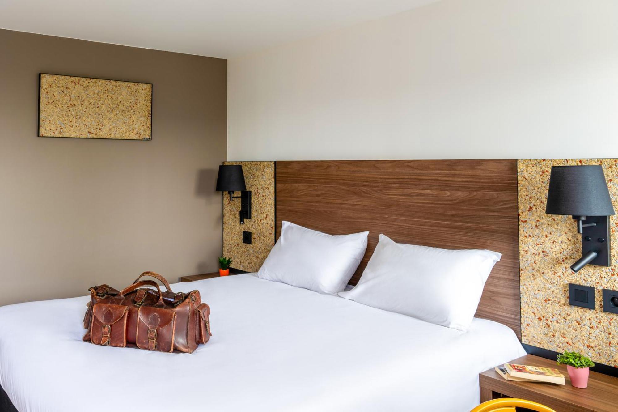 Greet Hotel Châtellerault Eksteriør billede