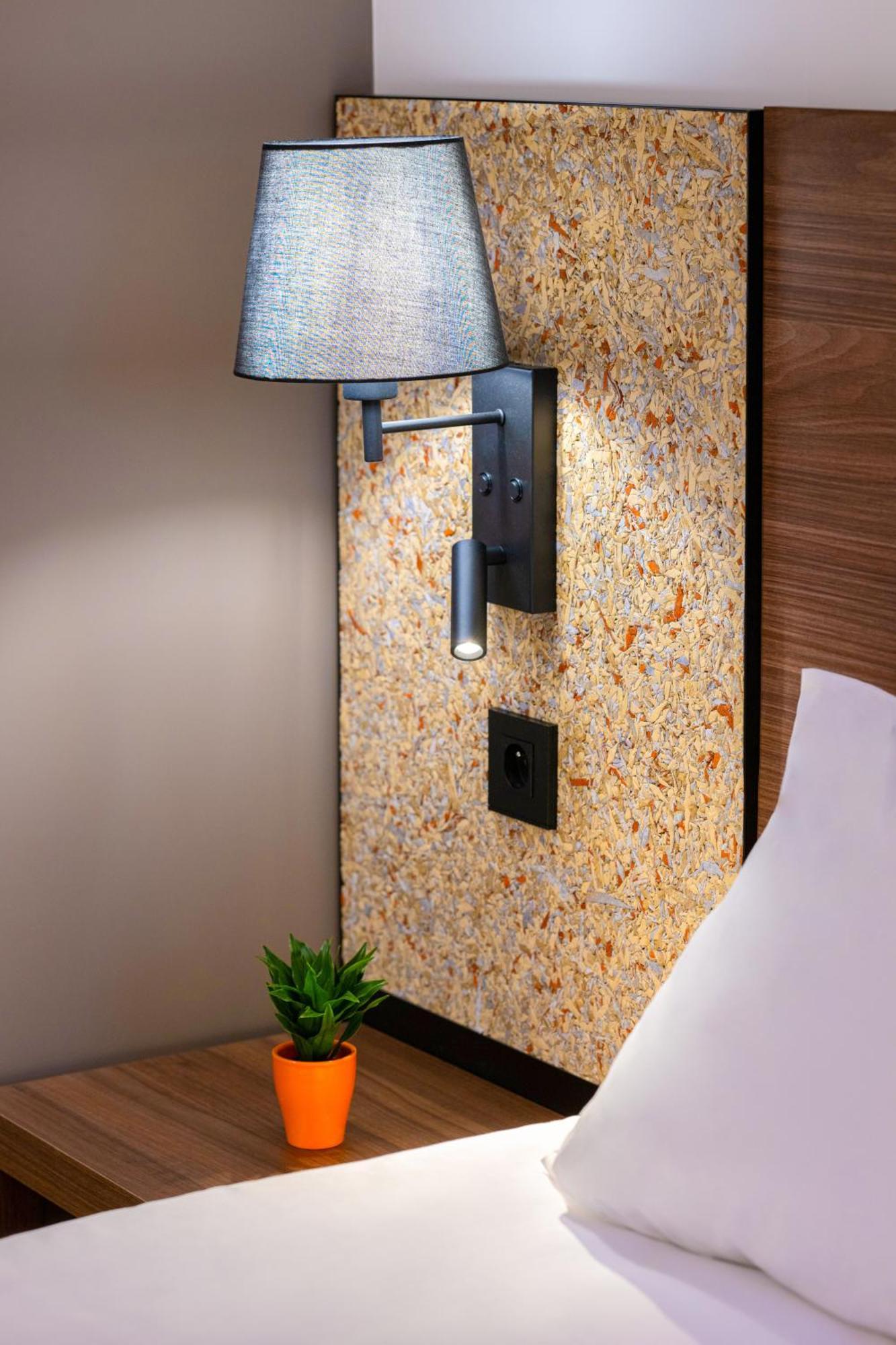 Greet Hotel Châtellerault Eksteriør billede